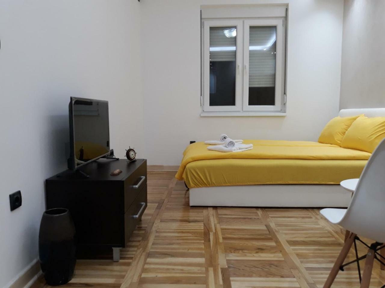 Sweet Yellow Apartment Белград Екстериор снимка