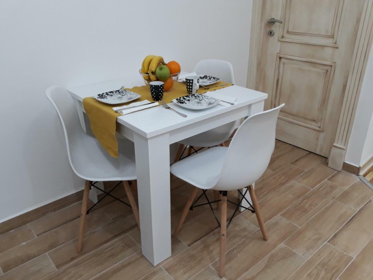 Sweet Yellow Apartment Белград Екстериор снимка
