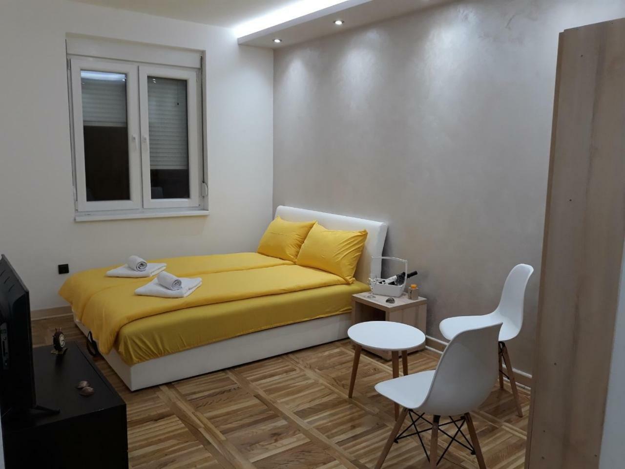 Sweet Yellow Apartment Белград Екстериор снимка