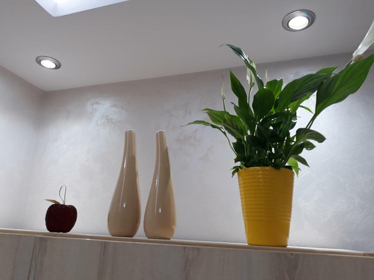 Sweet Yellow Apartment Белград Екстериор снимка